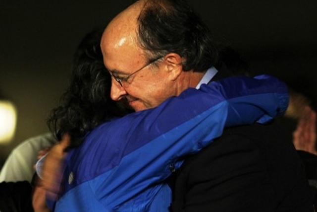 Abrazos de felicidad