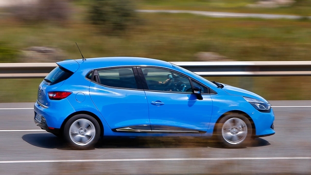 Se desarolla la producción de coches y carreteras