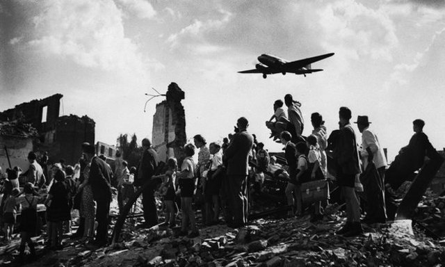 Somalia- American forces arrive