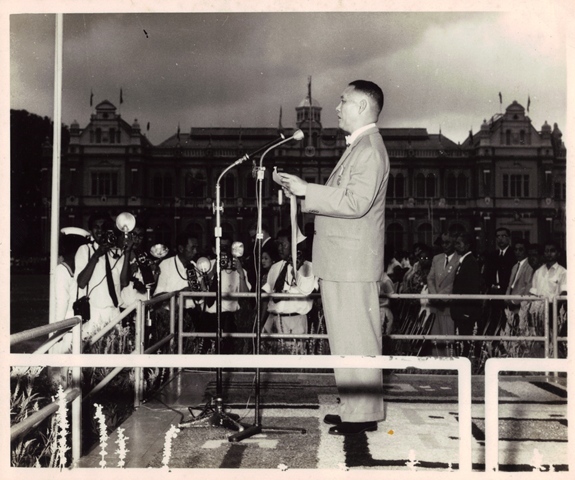 SEP PROPONE UNA POLITICA DE EDUCACION BILINGUE