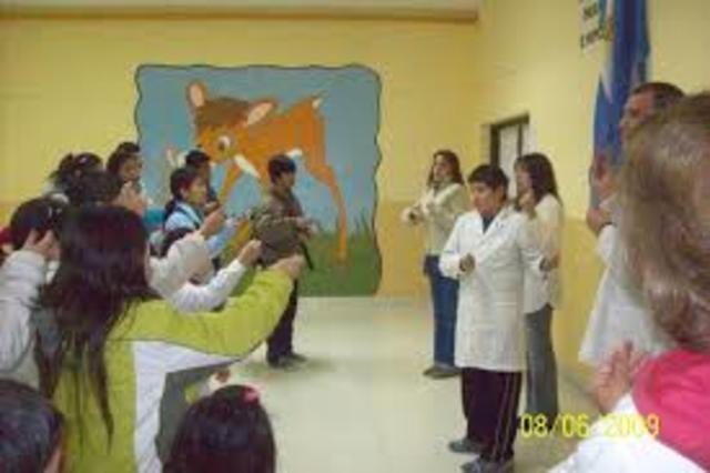 Se funda escuela nacional de sordos