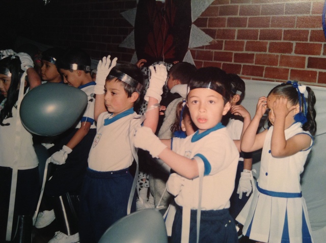 Primeras izadas de bandera.