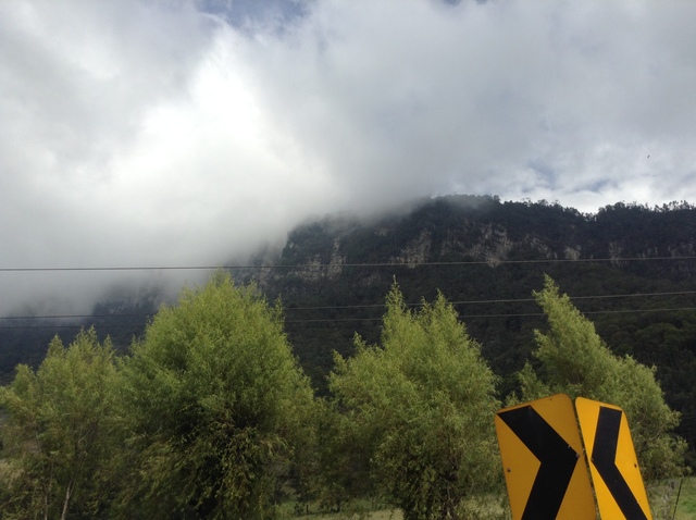 Albán, pueblo intermedio a la historia principal.