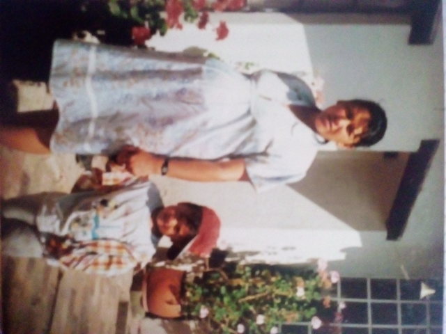 El primer hijo ( su hermano mayor)