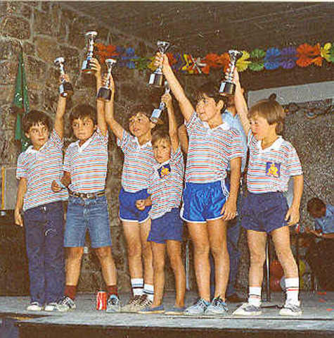 primer trofeo de campeón. en una carera