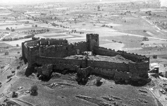 (1) Castillo de Medellín.