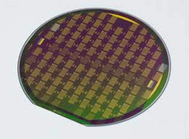 TRANSISTORES EN BASE DE SILICIO