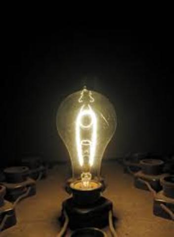 Thomas edison invents incandescent light bulb (Technology)