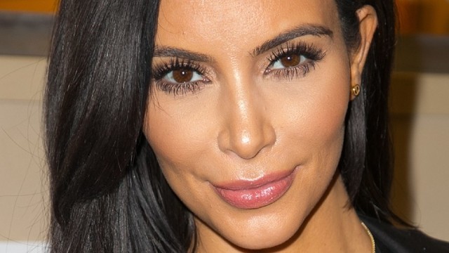 Kim Kardashian is robbed after posting her whereabouts on social media