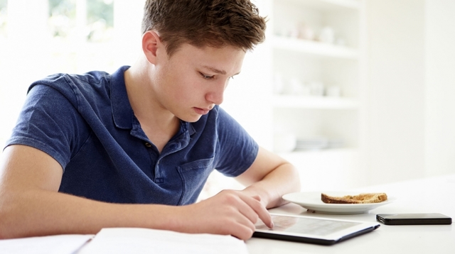 estíc escribin aquet eix cronologic (fet históric)