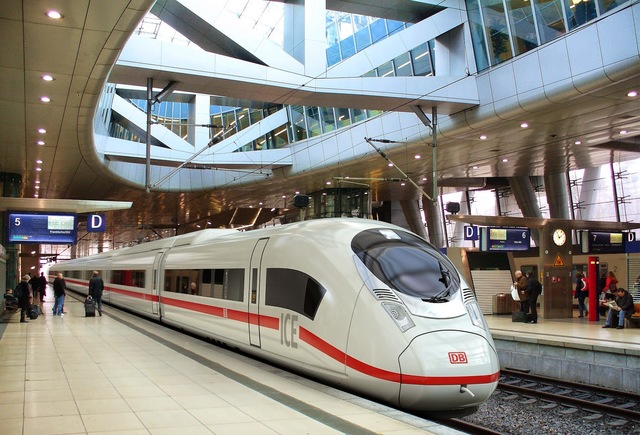 Ferroviário - Inauguração da primeira linha de alta velocidade