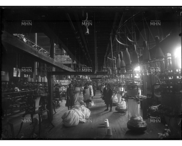 Huelga en la  fabrica "La Victoria"