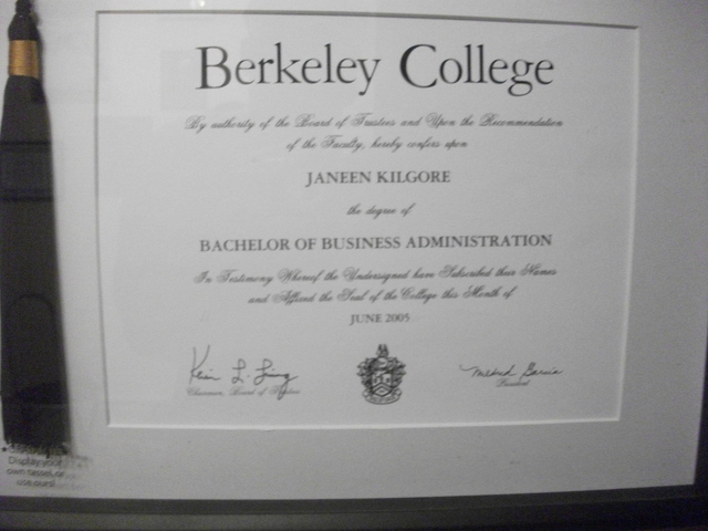 mommy graduates from Berkely College with her bachelor of business degree