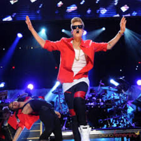 cuantas giras hizo Justin Biber