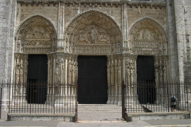 Pórtico real de la catedral de Chartres