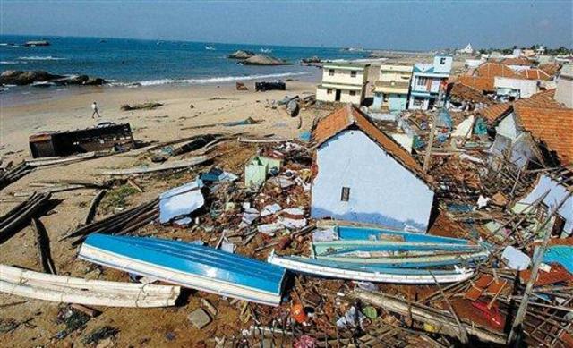 Tsunami hits Sri Lanka