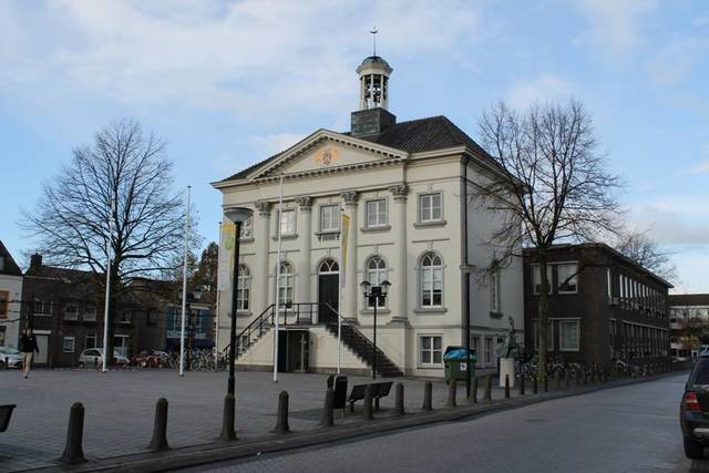 Van Gogh begins devoting his life to the evangelization of the poor in the town of Borinage, Belgium