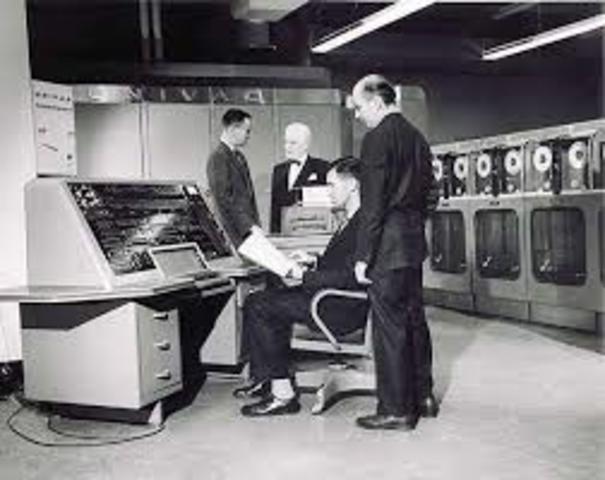 PRIMERA GENERACIÓN UNIVAC