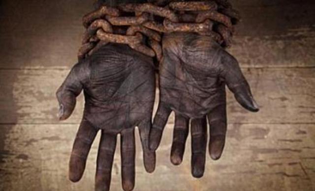 Musa y Fatumata trabajan 2 años sin contrato, 70 horas semanales