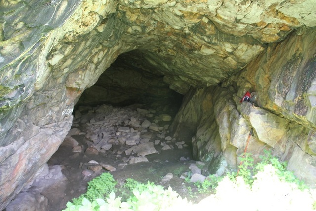 Cueva de la Charneca