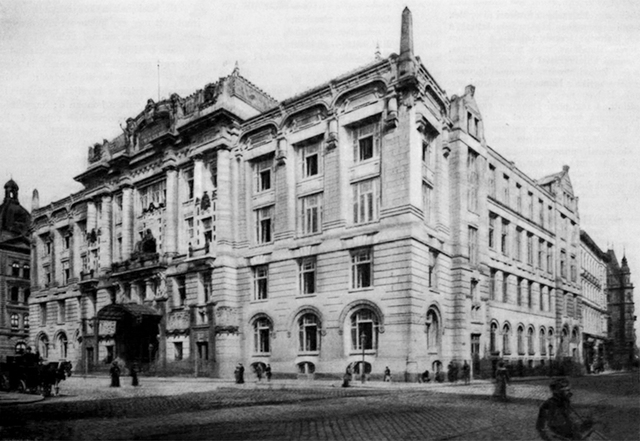 Közreműködött a Zeneakadémia megalakításánál.