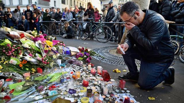 Paris terrorist attack, hundreds dead