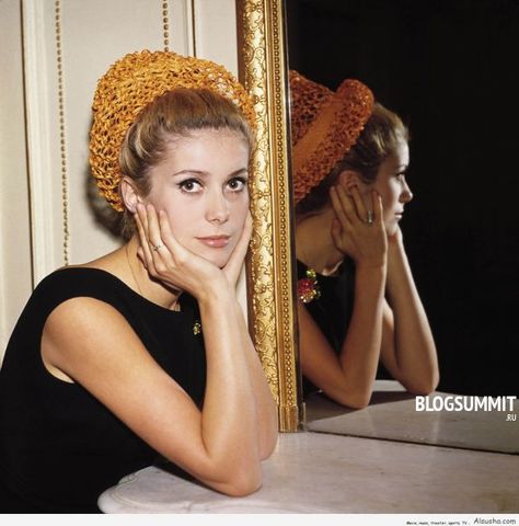 Катрин Денев