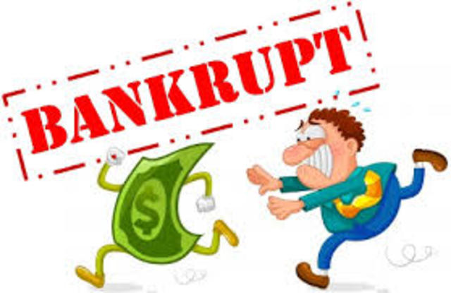 Trump files bankruptcy for the first time.