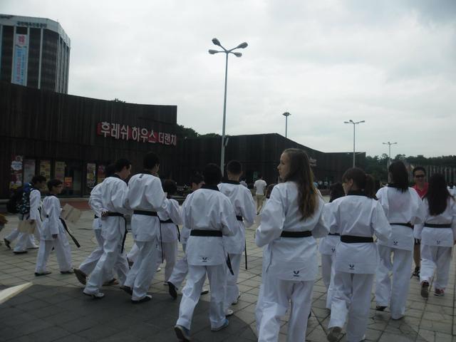 As a team we walk united through this challenge @ Korea