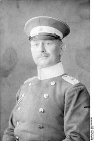 Lettow-Vorbeck surrenders in Rhodesia