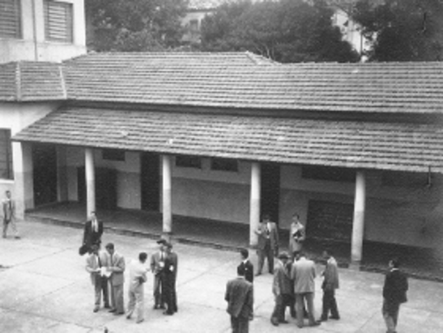 1º curso superior em Ciências Contábeis