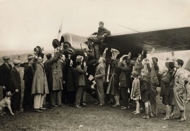 Primer Vuelo Transatlántico por una Mujer