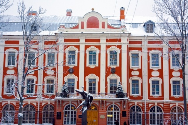 Enters University of St. Petersburg in Russia