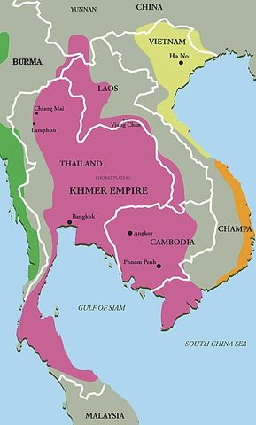 Jayarvarman II strengthens the monarchy.