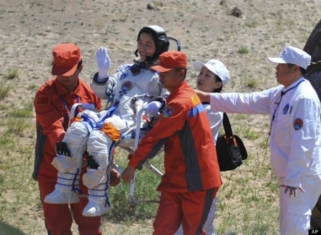 China lanza la primera nave tripulada Shen Zhou