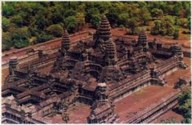 Jayavarman VII defeats the Chams.