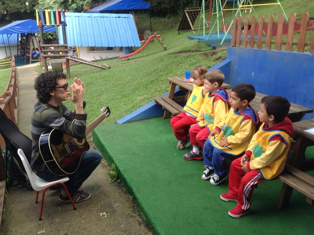 Entrega de folletos informativos a padres y décima sesión de intervención