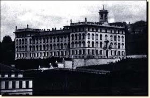 INgresó en una importante escuela de entonces...