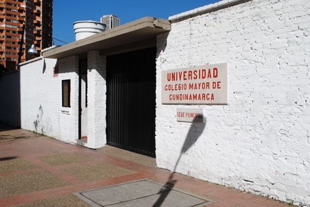 Escuela de Servicio Social