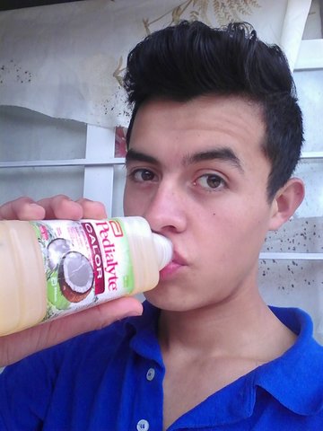 BEBER JUGOS EN LUGAR DE BEBIDAS