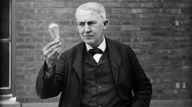 Thomas Alba Edison; Bombilla Eléctrica