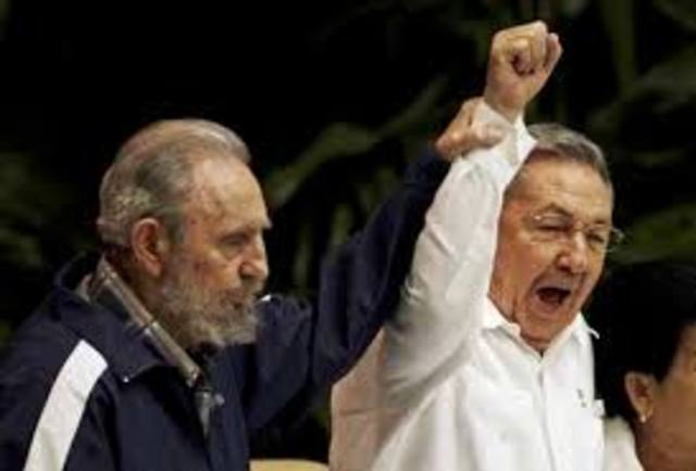 El hermano de Fidel Castro toma el poder, Fidel está muy enfermo