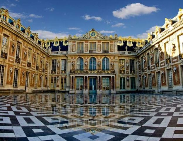 Palace of Versaille. Versailles, France, 1669.