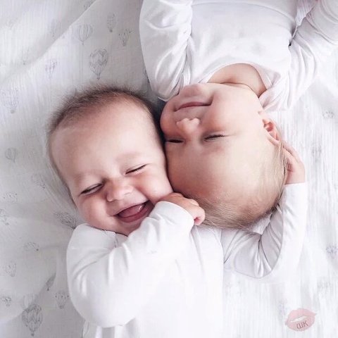 Nacen Eleazar y Garrick