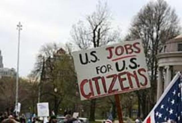 US Supreme Court Upholds Arizona Law Penalizing Businesses That Hire Undocumented Immigrants