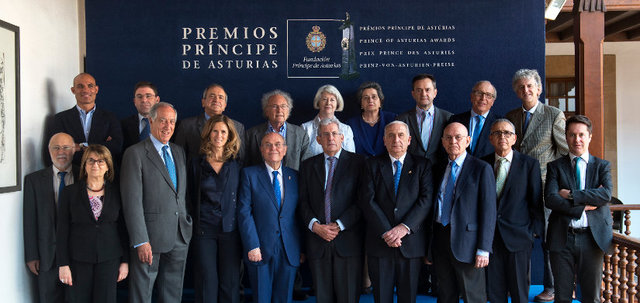 Lawrence Roberts, Robert Kahn, Vinton Cerf eta Tim Berners-lee