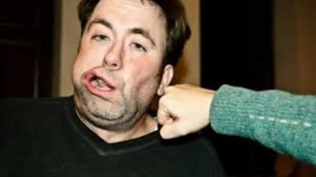 Yo golpeé Ryan en la cara