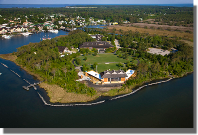 Queen Elizabeth let Ralegh send over 100 men from England to Roanoke Island.