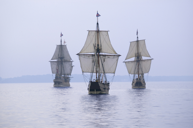 A group of 100+ men land on the banks of Virginia James River.