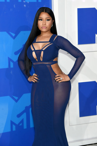 She IS STILL DOING HER THANG